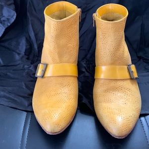 John Fluevog,size10.Only worn a few times.Slight scuffing on heels